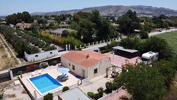 Lovely 4 bed 1 Bath Villa in Villena.