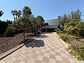 Exklusive Villa mit 4 Schlafzimmern und 3 Bädern in Loma Bada Petrer. in Daft on Spain 