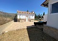 Villa mit 3 Schlafzimmern und 2 Bädern sowie Gästehaus mit 3 Schlafzimmern und 1 Bad in Salinas. in Daft on Spain 