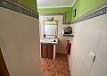 Villa mit 3 Schlafzimmern und 2 Bädern sowie Gästehaus mit 3 Schlafzimmern und 1 Bad in Salinas. in Daft on Spain 