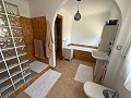 Prachtig landhuis met 5 slaapkamers en 3 badkamers (verdeeld in 2 woningen) in Castalla. in Daft on Spain 