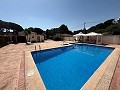 Prachtig landhuis met 5 slaapkamers en 3 badkamers (verdeeld in 2 woningen) in Castalla. in Daft on Spain 