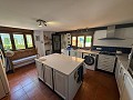 Prachtig landhuis met 5 slaapkamers en 3 badkamers (verdeeld in 2 woningen) in Castalla. in Daft on Spain 