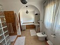 Prachtig landhuis met 5 slaapkamers en 3 badkamers (verdeeld in 2 woningen) in Castalla. in Daft on Spain 