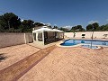 Prachtig landhuis met 5 slaapkamers en 3 badkamers (verdeeld in 2 woningen) in Castalla. in Daft on Spain 