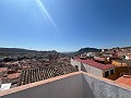 Charmant dorpshuis met drie verdiepingen in Elche de la Sierra in Daft on Spain 