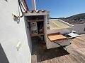 Charmant dorpshuis met drie verdiepingen in Elche de la Sierra in Daft on Spain 