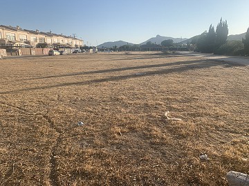 Terrain à pied en ville avec permis pour villa avec piscine