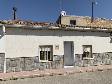 Stadswoning met 3 slaapkamers, terras, garage en tuin