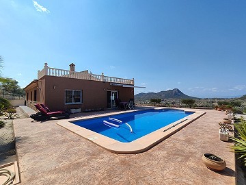 Hervorragende Villa mit 4 Schlafzimmern, Pool und unschlagbarer Aussicht in Fortuna.
