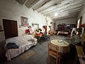 Amplia casa con garaje y gran parcela: Una casa con grandes posibilidades in Daft on Spain 