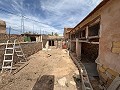 Amplia casa con garaje y gran parcela: Una casa con grandes posibilidades in Daft on Spain 