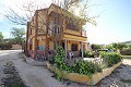 Freistehende Villa in Monovar mit zwei Gästehäusern und einem Pool in Daft on Spain 