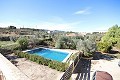 Freistehende Villa in Monovar mit zwei Gästehäusern und einem Pool in Daft on Spain 