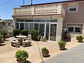 Gran Casa de Campo con negocio de mármol y plantación de uva in Daft on Spain 
