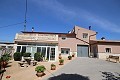 Gran Casa de Campo con negocio de mármol y plantación de uva in Daft on Spain 