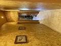 Gran Casa de Campo con negocio de mármol y plantación de uva in Daft on Spain 