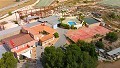 Gran Casa de Campo con negocio de mármol y plantación de uva in Daft on Spain 