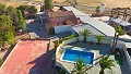 Gran Casa de Campo con negocio de mármol y plantación de uva in Daft on Spain 
