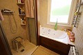 Grote villa met zwembad en tuin in Daft on Spain 