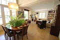 Grote villa met zwembad en tuin in Daft on Spain 