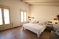 Grote villa met zwembad en tuin in Daft on Spain 