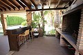 Grote villa met zwembad en tuin in Daft on Spain 