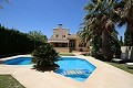 Grote villa met zwembad en tuin in Daft on Spain 