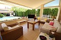 Grote villa met zwembad en tuin in Daft on Spain 