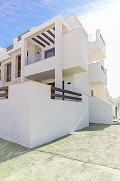 Amazing Apartment with huge Communal Pool and 4 Golf Courses nearby in Daft on Spain 