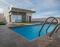 Villa moderna de 3 dormitorios cerca del golf in Daft on Spain 