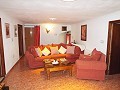 Schönes 4-Bett-Reihenhaus im Zentrum von Ayora in Daft on Spain 