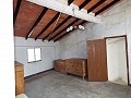 Grande maison de ville avec 2 appartements séparés et garage in Daft on Spain 