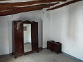 Grande maison de ville avec 2 appartements séparés et garage in Daft on Spain 
