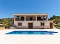 Superbe villa neuve de 5 chambres et 3 salles de bain et piscine in Daft on Spain 