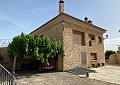 Villa massive de 5 chambres et 3 salles de bain avec écuries in Daft on Spain 