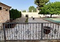 Villa massive de 5 chambres et 3 salles de bain avec écuries in Daft on Spain 