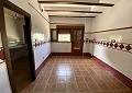 Villa massive de 5 chambres et 3 salles de bain avec écuries in Daft on Spain 