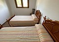 Villa massive de 5 chambres et 3 salles de bain avec écuries in Daft on Spain 