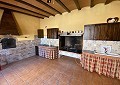 Villa massive de 5 chambres et 3 salles de bain avec écuries in Daft on Spain 