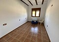 Villa massive de 5 chambres et 3 salles de bain avec écuries in Daft on Spain 