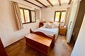 Impresionante villa de 7 dormitorios con piscina en Barbarroja in Daft on Spain 