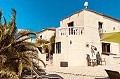 Impresionante villa de 7 dormitorios con piscina en Barbarroja in Daft on Spain 