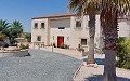 Impresionante villa de 7 dormitorios con piscina en Barbarroja in Daft on Spain 
