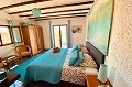 Impresionante villa de 7 dormitorios con piscina en Barbarroja in Daft on Spain 