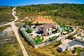 Impresionante villa de 7 dormitorios con piscina en Barbarroja in Daft on Spain 