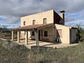 3-Bett-Villa mit 11 Hektar Land in Daft on Spain 
