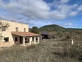 3-Bett-Villa mit 11 Hektar Land in Daft on Spain 