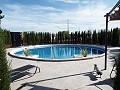 Villa moderna de 3 dormitorios a pie de la ciudad con casas de huéspedes in Daft on Spain 