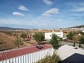 Villa moderna de 3 dormitorios a pie de la ciudad con casas de huéspedes in Daft on Spain 